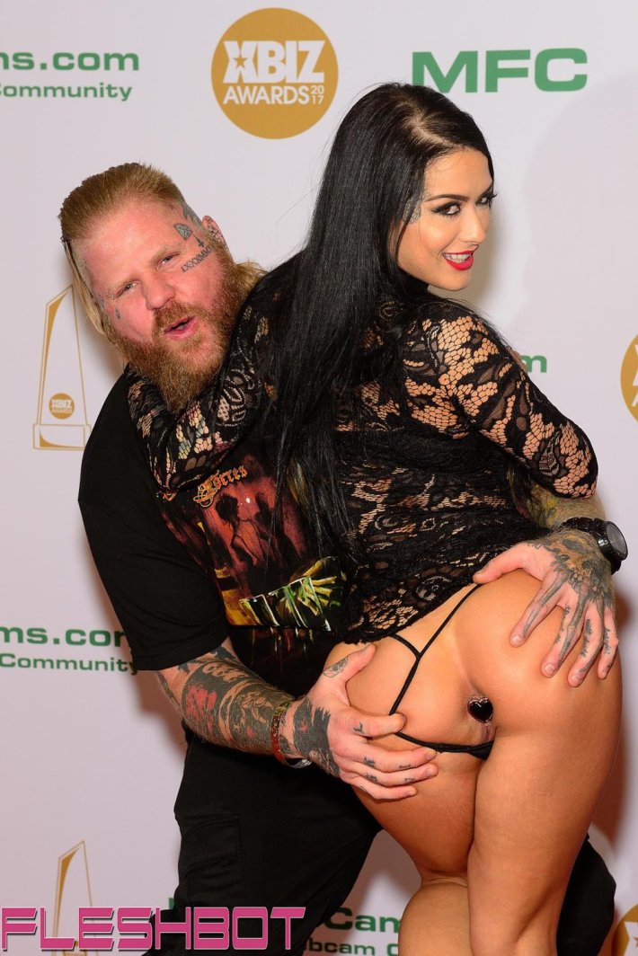 Премия порноактрис AVN Awards голые