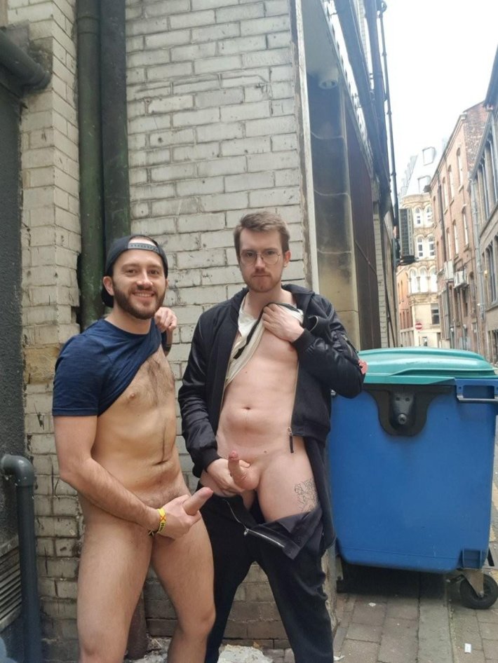 Русские парни эксгибиционисты