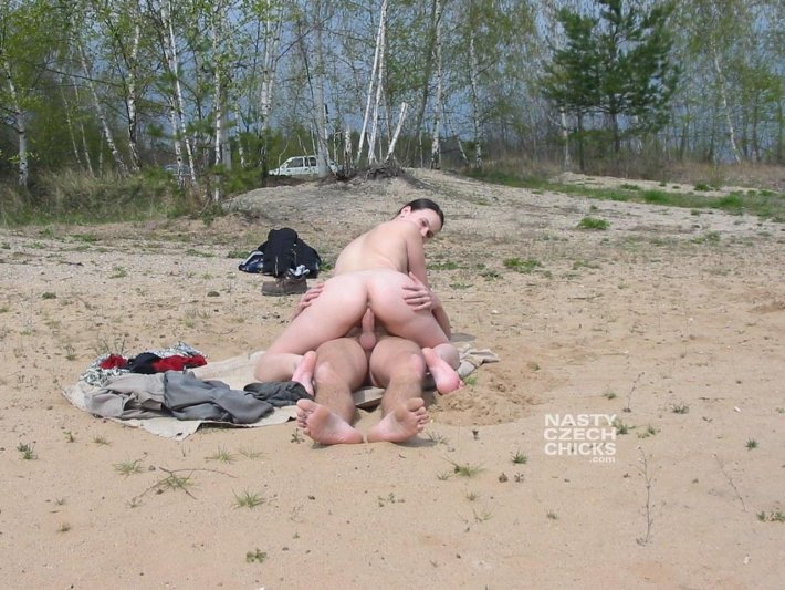 Разврат на пляже Любительское