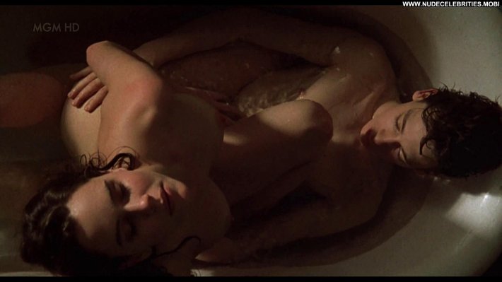 Айони Скай (Ione Skye) голая