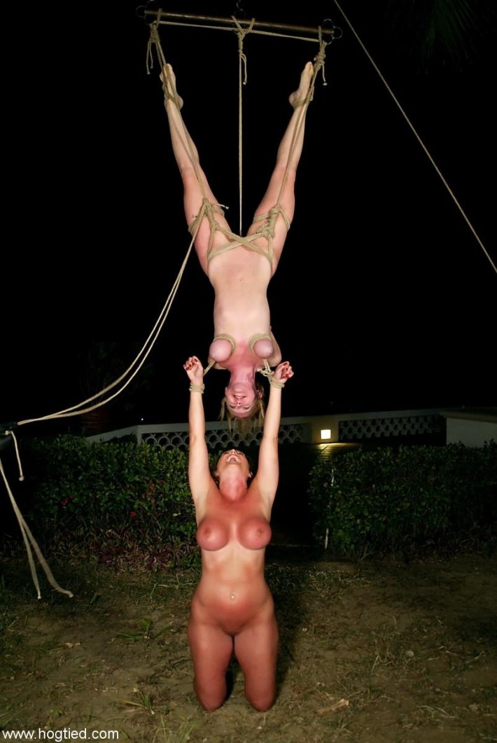 Upside down Outdoor bdsm предметы