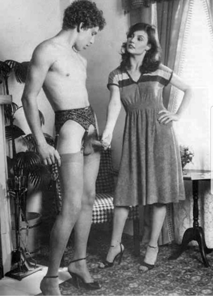 Голые мужчины одетые женщины ретро бесплатно