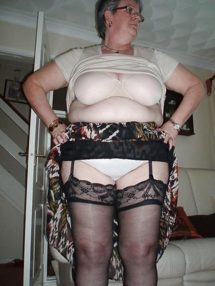 Жирные старухи в трусах