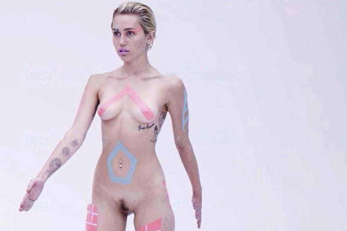 Певица Майли Сайрус голая