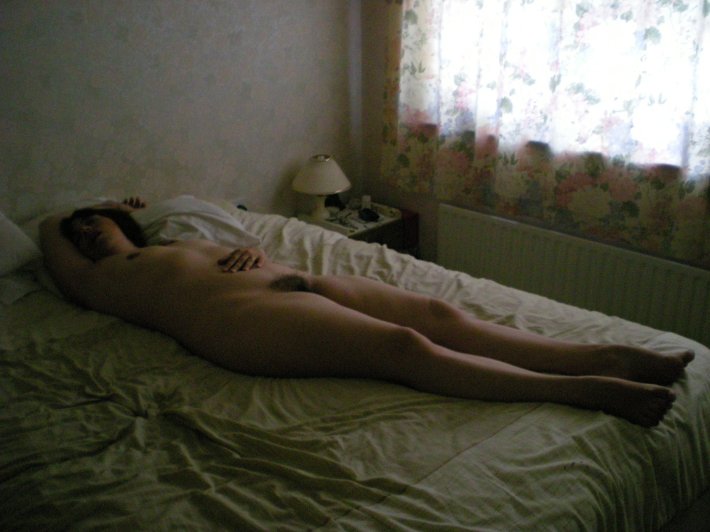 Спящие голые красавицы