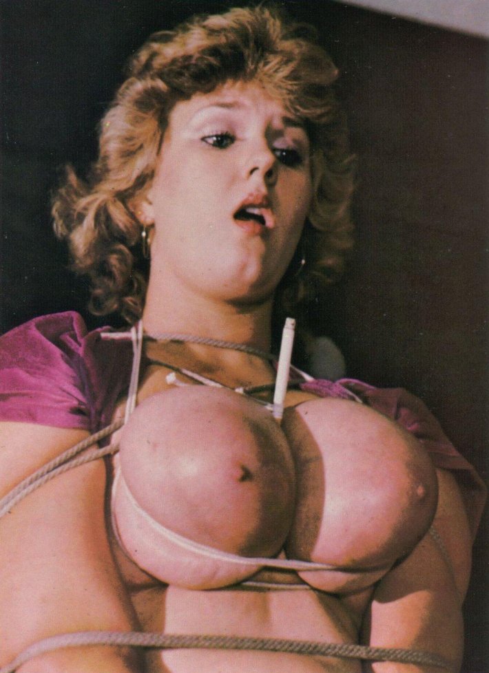 Ретро большая грудь бдсм