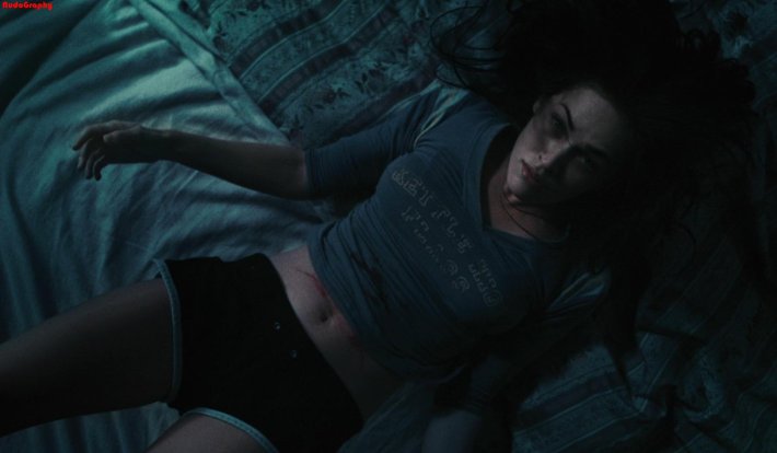 Тело Дженнифер (2009) поцелуй