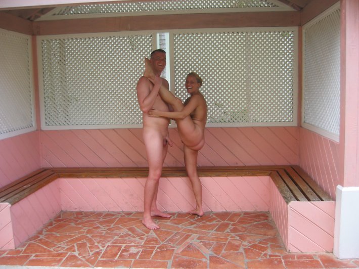 Голые женщины в пансионате