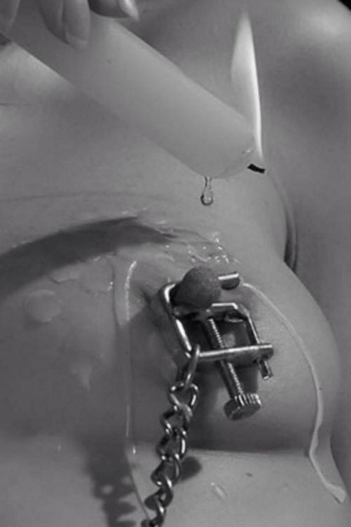 Эротические гифки с воском