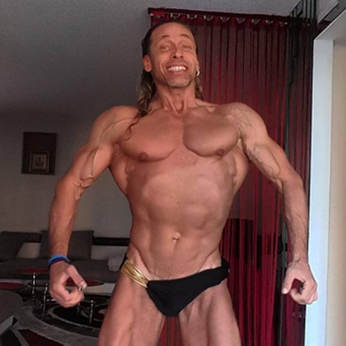 Тарзан Глушко стриптизер