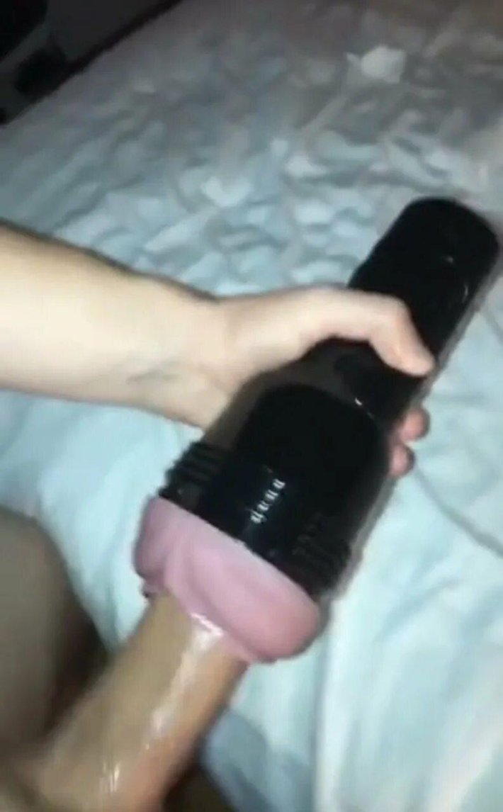 Мастурбация искусственной вагиной