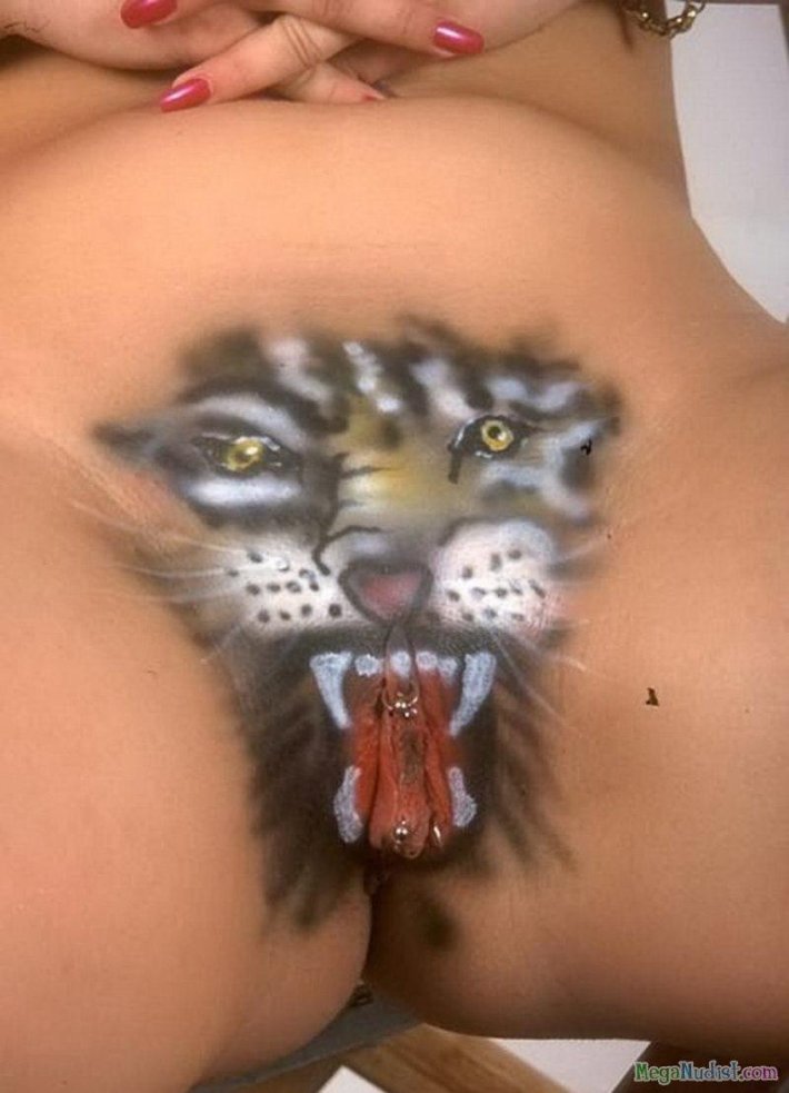 Прикольные интимные тату