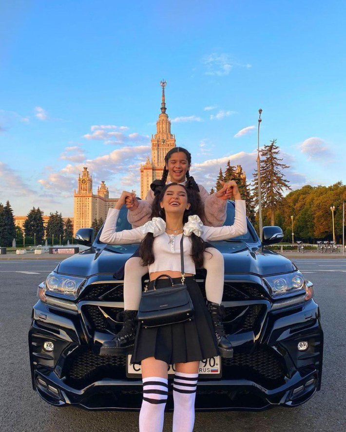 Машина Дины Саевой