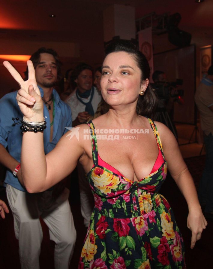 Наташа Королева сосцы