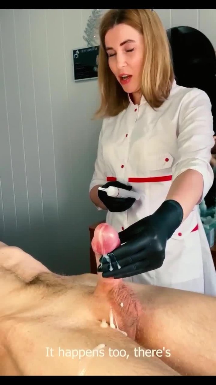 Подрочила клиенту на депиляции