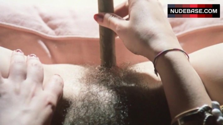 Cristina Garavaglia подглядывающий