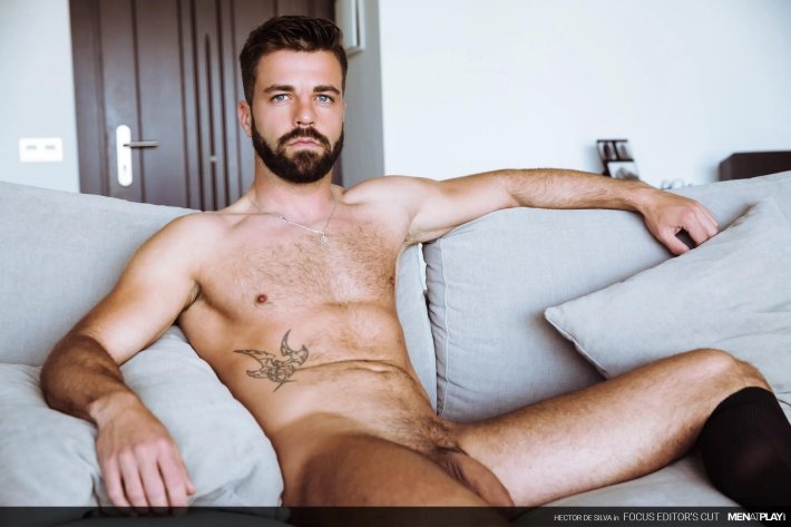 Гектор де Сильва без трусов