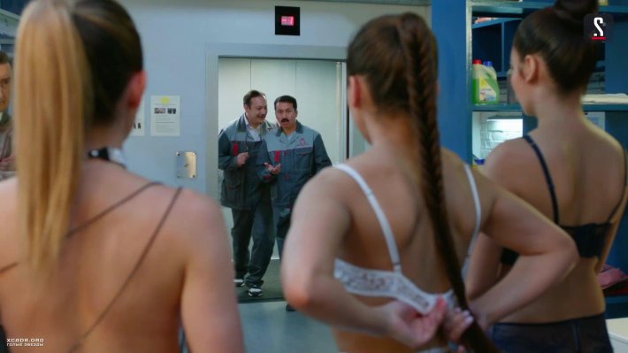 Алина Носуленко Гранд Лион горничная