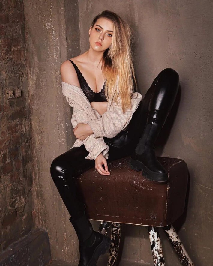 Avrrorrka Кира олифанс