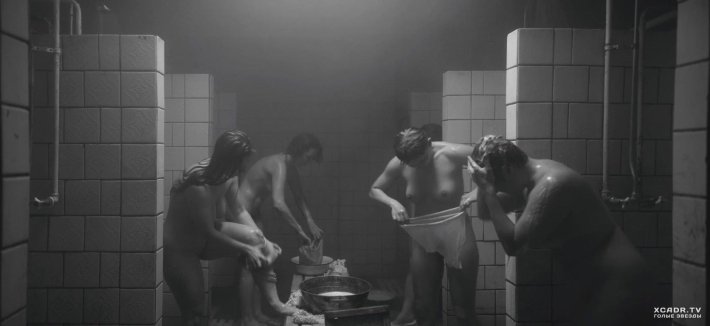 Юлия Пересильд голая в бане