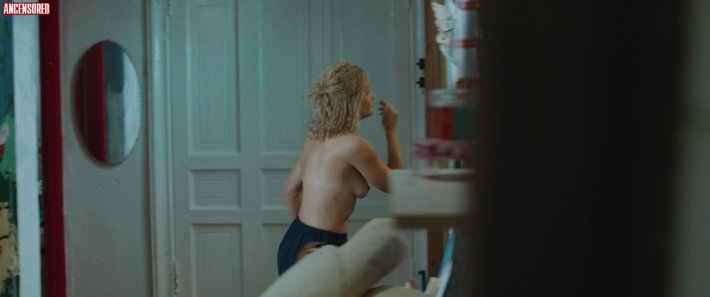 Юлия Пересильд голенькая