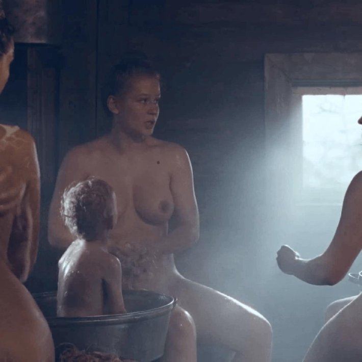 Актриса Юлия Хлынина сиськи