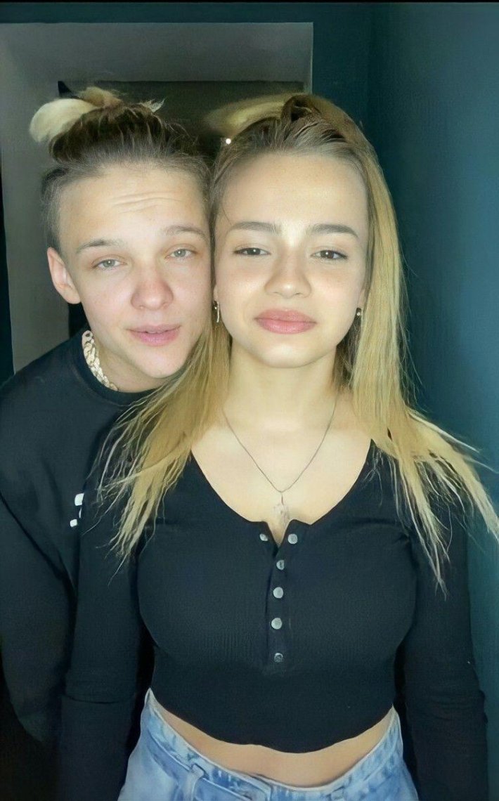 Валя Карнаухова и Егор шип