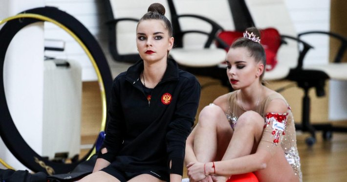 Дина и Арина Аверины с Ириной Винер