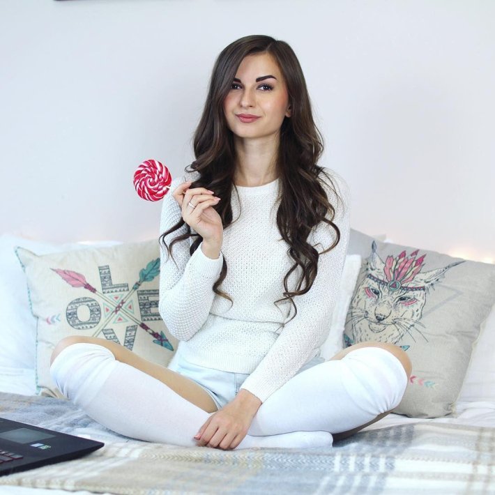 Алена Венум