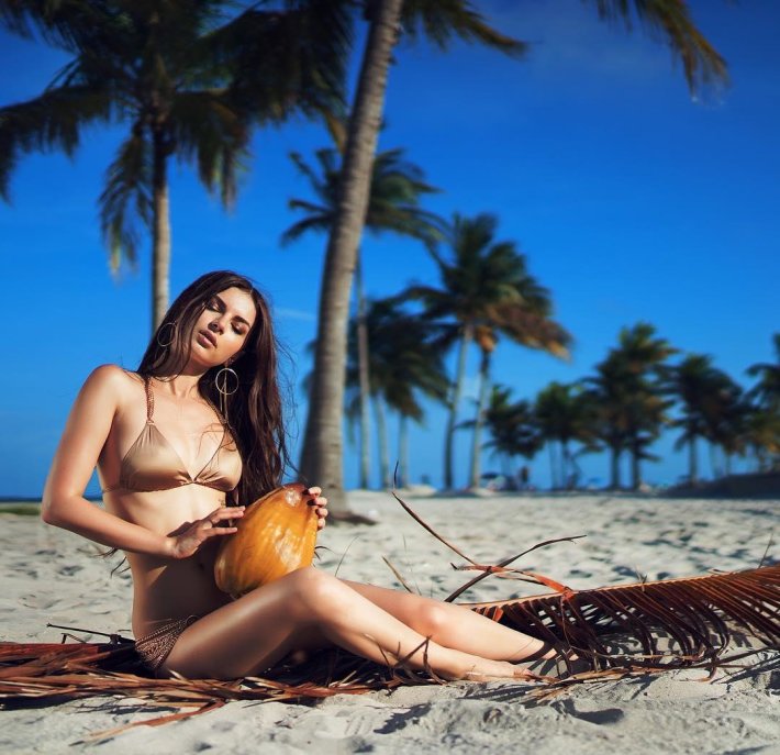 Алёна Венум