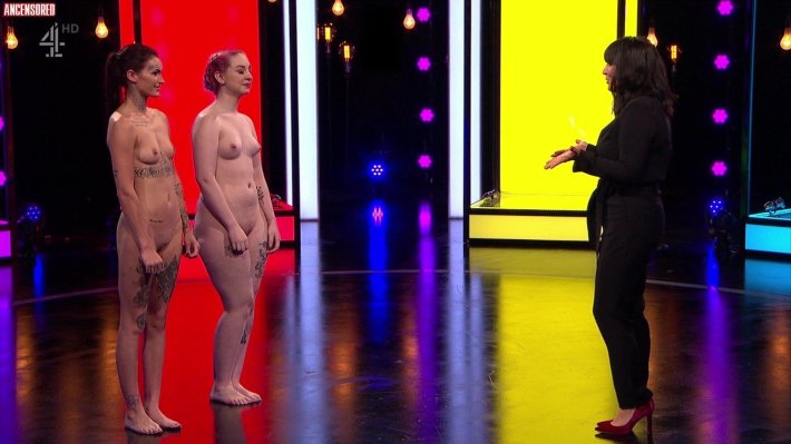 Ведущая шоу naked attraction Italia,