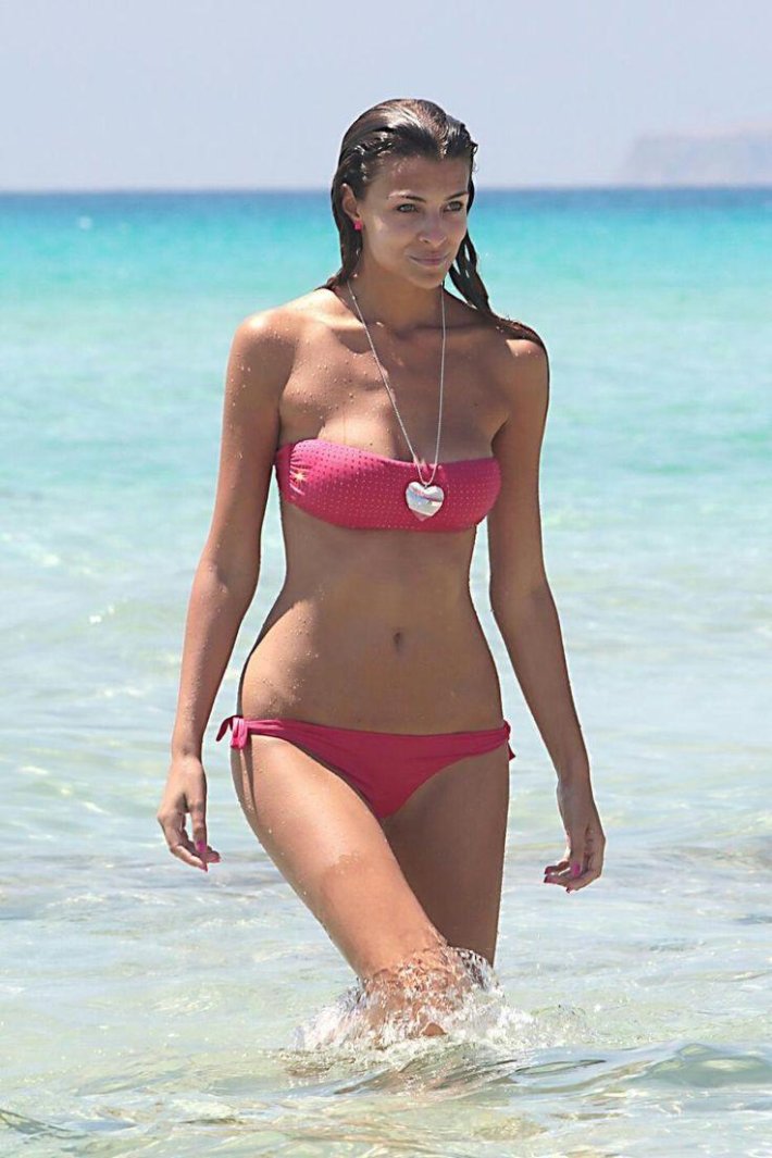 Кристина Чонг в купальнике