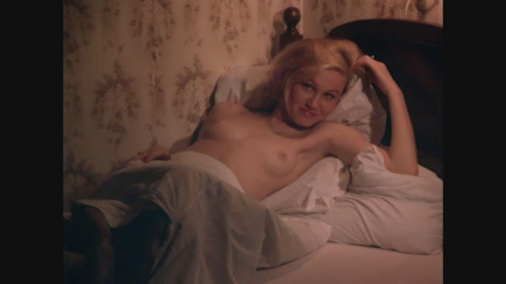 Актриса Елена Тонунц ню