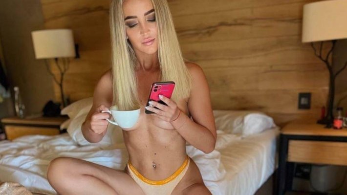 Оля Бузова 2022