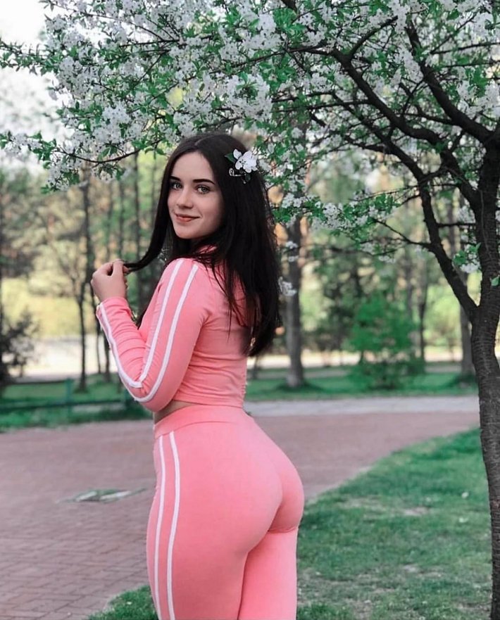 Аня Десятникова