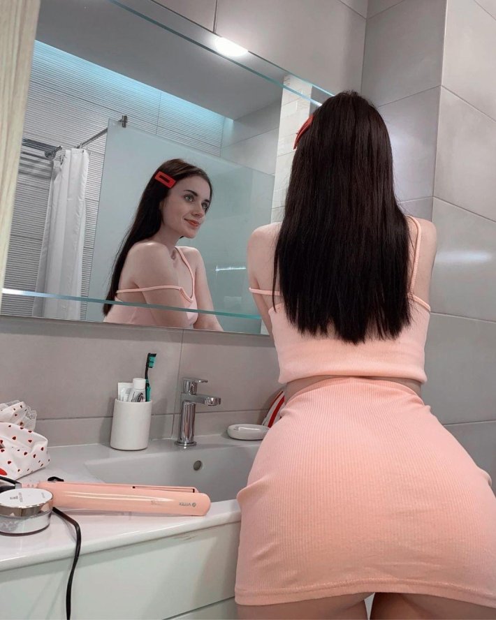 Аня Десятникова