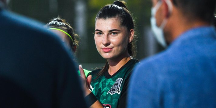 Анна десятник футбол